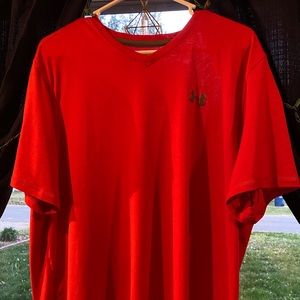 Mens XL Under Armour red short sleeve shirt